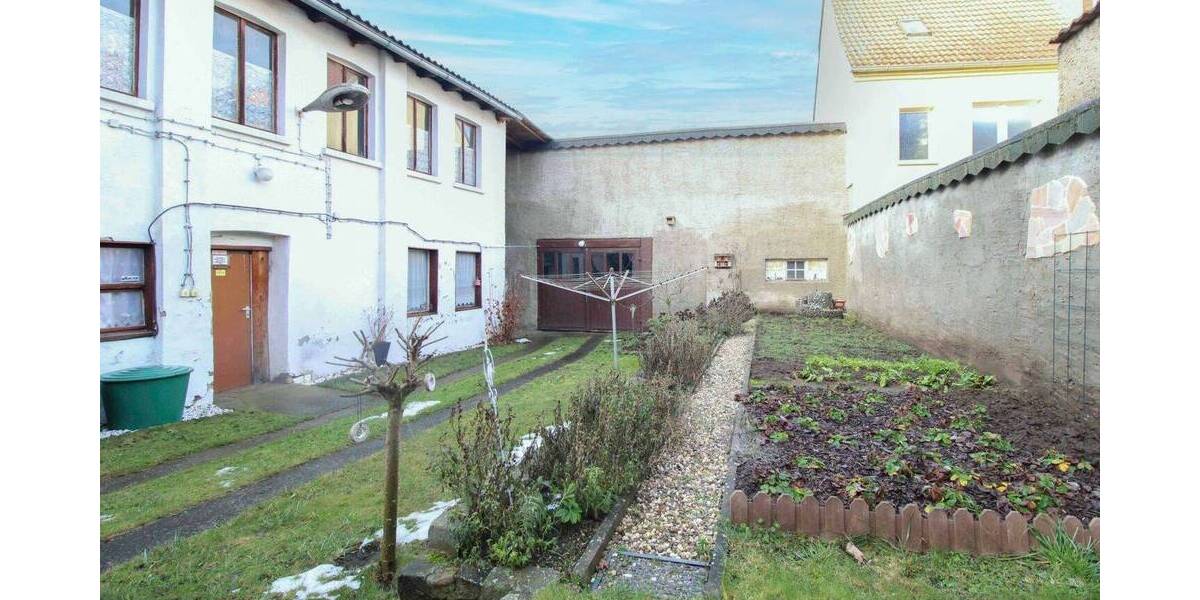 Reihenmittelhaus Calbe - 5 Zimmer, 220 m&sup2;, 99.000&euro; | Angebot:26176324