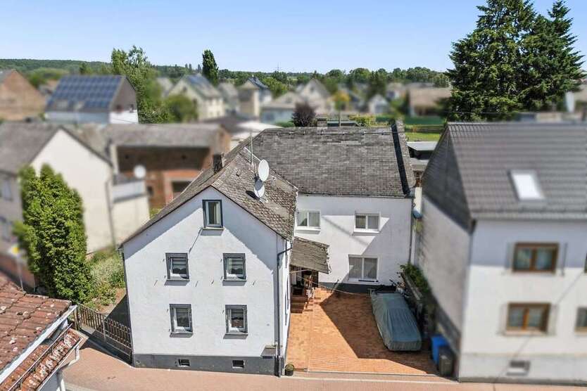 Haus zum Kaufen in Beselich 335.000 € 189 m²