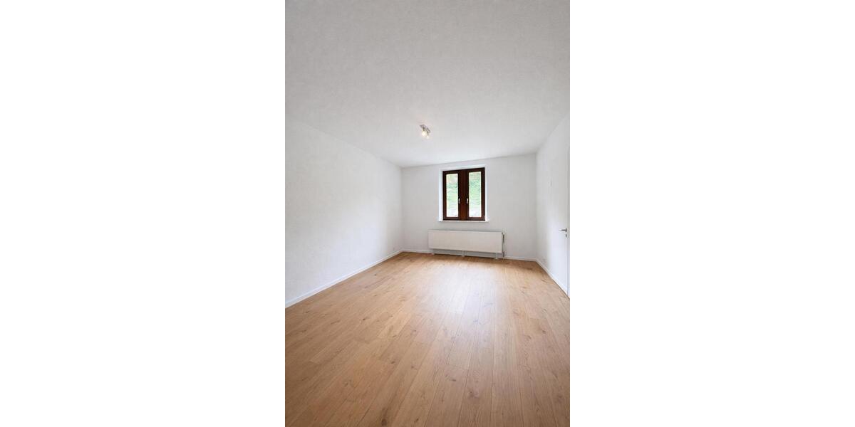 Dachgeschoßwohnung Trier West-Pallien - 4 Zimmer, 127 m&sup2;, 1.580&euro; | Angebot:26279810