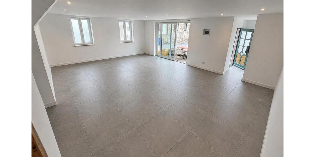 Einfamilienhaus Ochsenfurt - 6 Zimmer, 110 m&sup2;, 1.300&euro; | Angebot:26411153