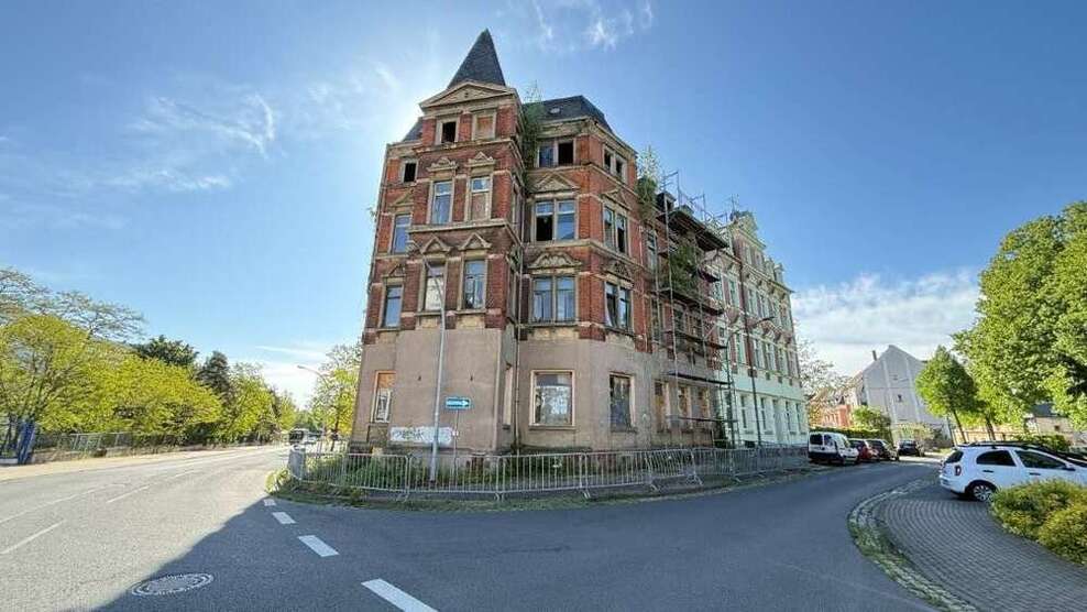 Haus zum Kaufen in Döbeln 30.000 € 350 m²