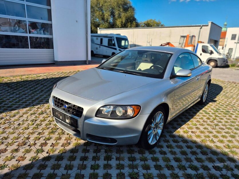 Volvo C70 194.320 km 5.895 € Naunhof 04683