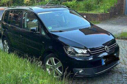 VW Touran 131.000 km 10.500 &euro; Hamburg 22415