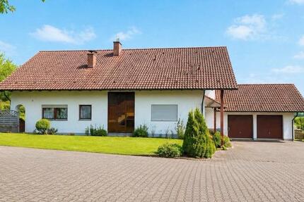 Haus Oberschneiding - 9 Zimmer, 221 m&sup2;, 1.950&euro; | Angebot:26377741