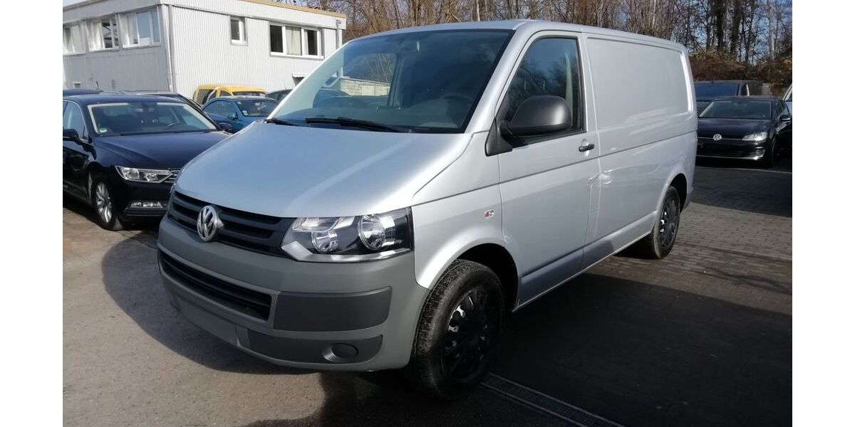 VW T5 Transporter 243.469 km 7.490 &euro; Essen 45309