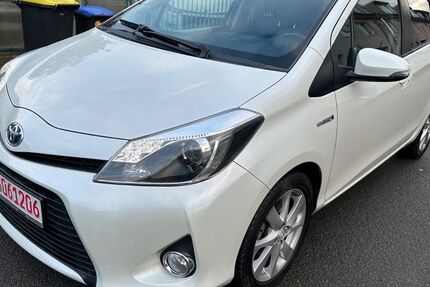 Toyota Yaris 165.400 km 8.900 € Bremen 28215