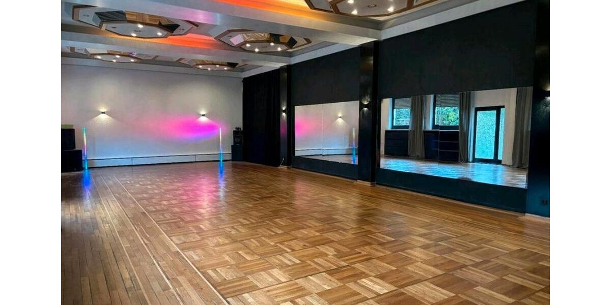 Heller Kursraum mit Bistro* Yoga, Hipp-Hopp* stundenweise zimmer