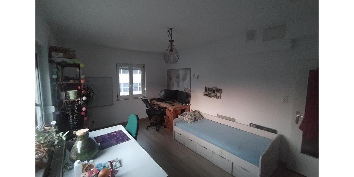 Etagenwohnung Würzburg Heuchelhof - 3 Zimmer, 83 m&sup2;, 909&euro; | Angebot:25512562