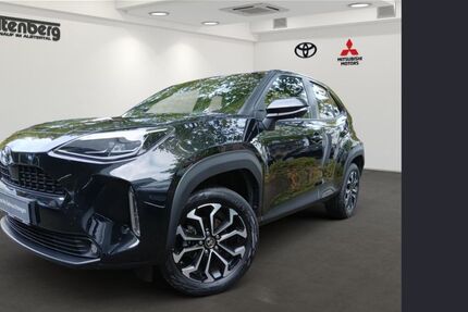 Toyota Yaris Cross 33.700 km 23.980 € Hamburg 22399