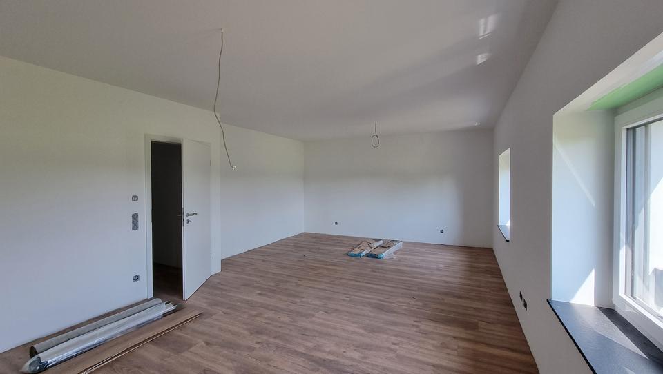 Moderne Wohnung mit dem Wohngefühl einer Doppelhaushälfte – Erstbezug nach Sanierung! zimmer