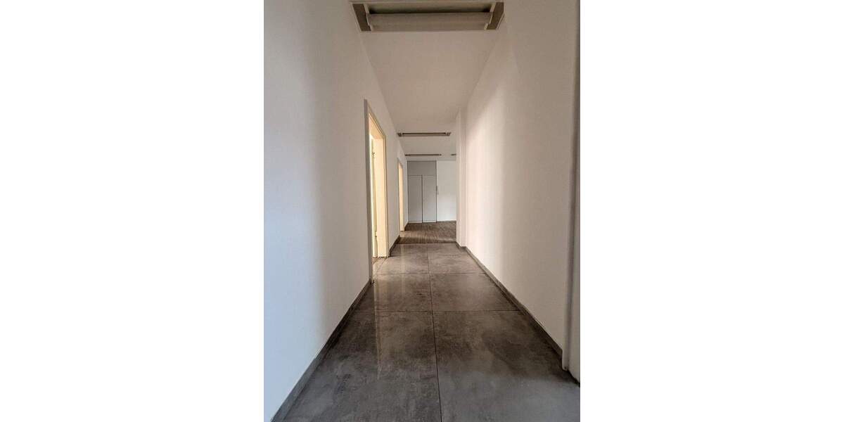 Etagenwohnung Zwickau Innenstadt - 5 Zimmer, 120 m&sup2;, 720&euro; | Angebot:24633494