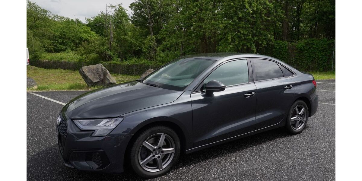Audi A3 63.000 km 26.300 &euro; unkel 53572