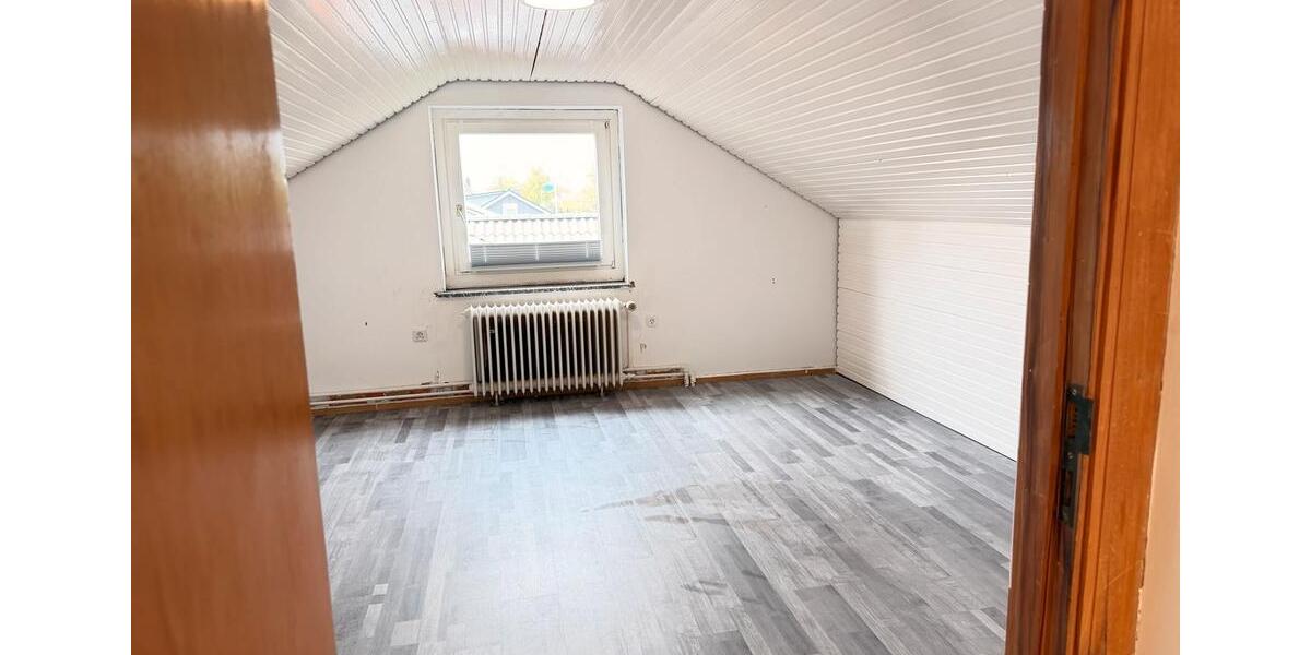 Dachgeschoßwohnung Niebüll - 3 Zimmer, 45 m&sup2;, 600&euro; | Angebot:26414301