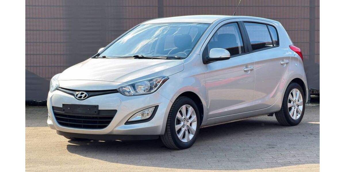 Hyundai i20 74.390 km 6.990 &euro; Versmold 33775