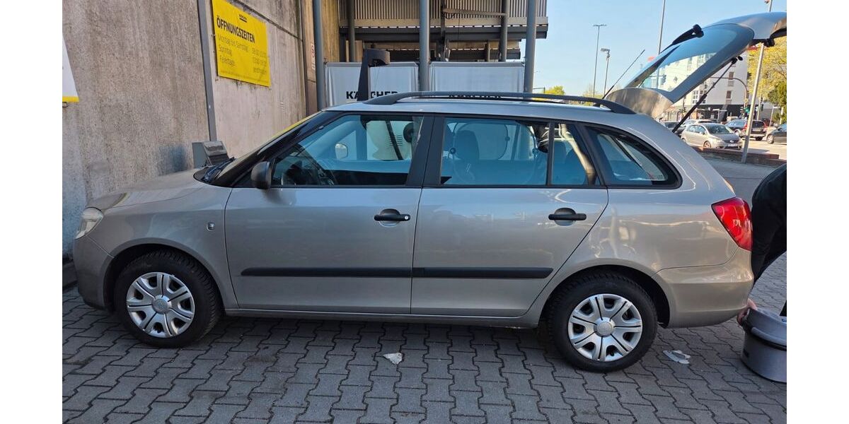 Skoda Fabia 138.000 km 4.200 &euro; Barsbüttel 22885