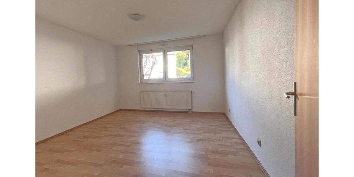 2 Zimmer Wohnung mit Balkon in Bischmisheim 2 zimmer
