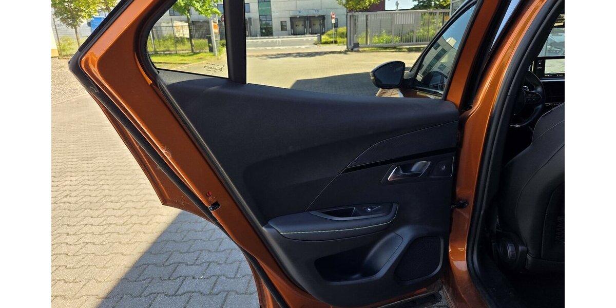 Peugeot 2008 GT 32.647 km 15.750 &euro; Wilsdruff 01723