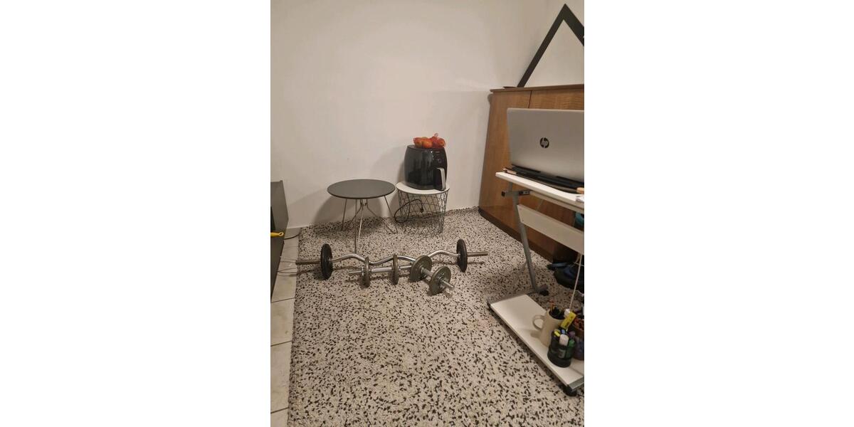 Etagenwohnung Ludwigshafen am Rhein Ludwigshafen-Hemshof - 1 Zimmer, 16 m&sup2;, 390&euro; | Angebot:26413037