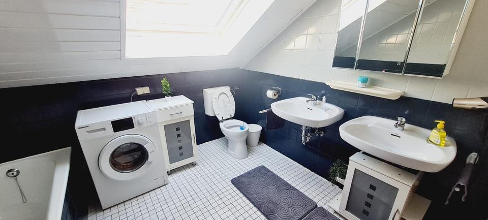 Dachgeschoßwohnung Karlsbad - 4 Zimmer, 80 m&sup2;, 1.000&euro; | Angebot:24838091