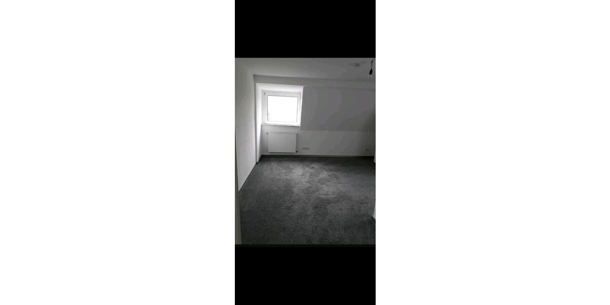 Dachgeschoßwohnung Hennef (Sieg) - 3 Zimmer, 75 m&sup2;, 800&euro; | Angebot:25382879