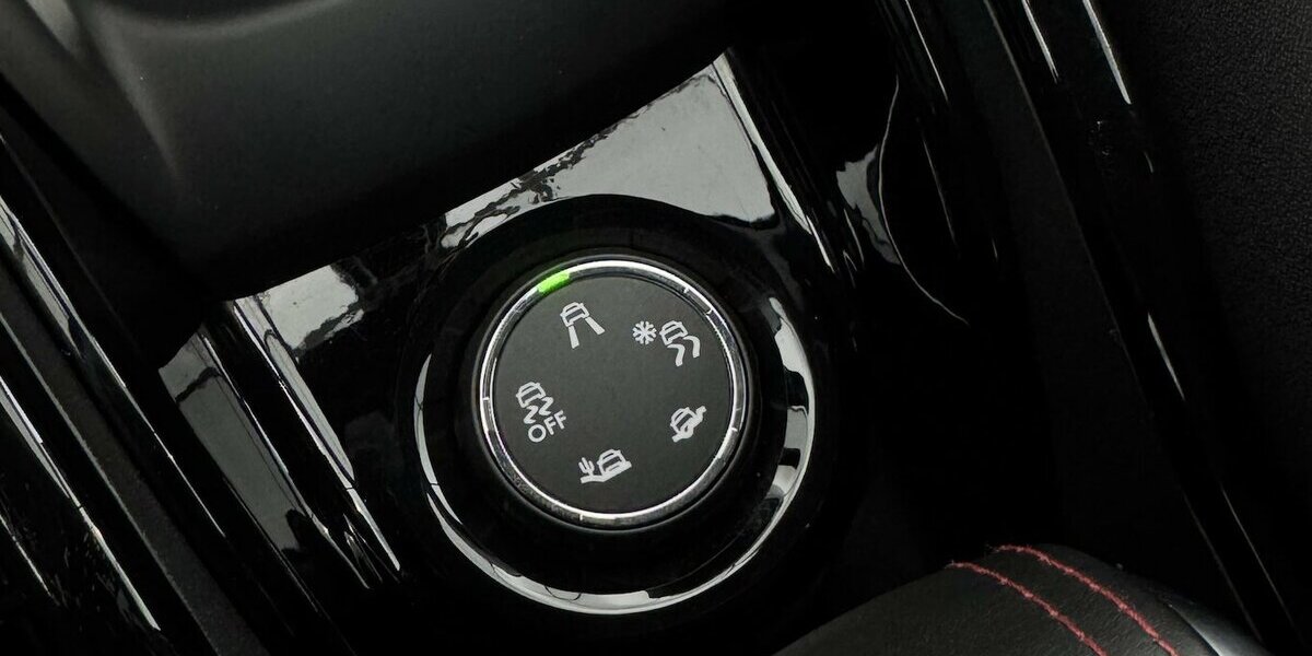 Peugeot 2008 1.2 GT-Line Automatik Sitzheizung Carplay 120.782 km 11.367 &euro; Lich 35423