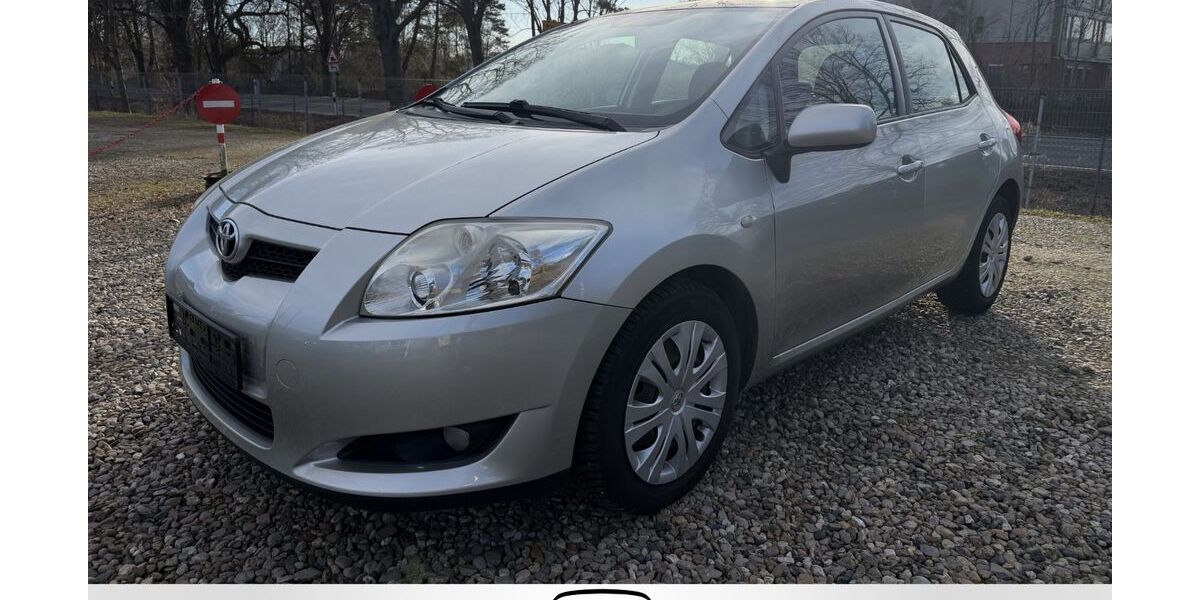 Toyota Auris 156.900 km 3.690 &euro; Braunschweig 38110