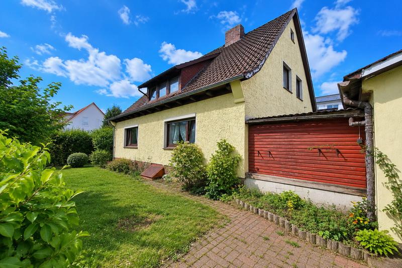 * Renovierungsschnäppchen * Einliegerwohnung, Keller und Ausbaureserve inklusive! - Einfamilienhaus Bremervörde | Angebot:22638251