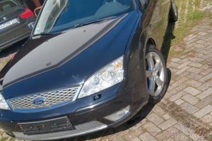 Ford Mondeo 240.000 km 999 € Friesoythe 26169