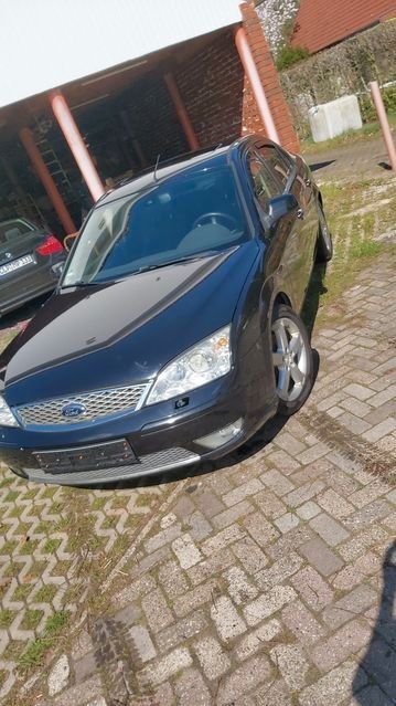 Ford Mondeo 240.000 km 999 € Friesoythe 26169
