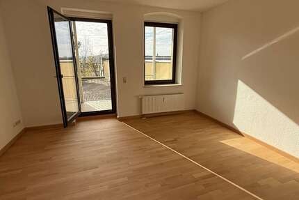 Wohnung Reichenbach Oberreichenbach - 3 Zimmer, 81 m&sup2;, 62.000&euro; | Angebot:26287637