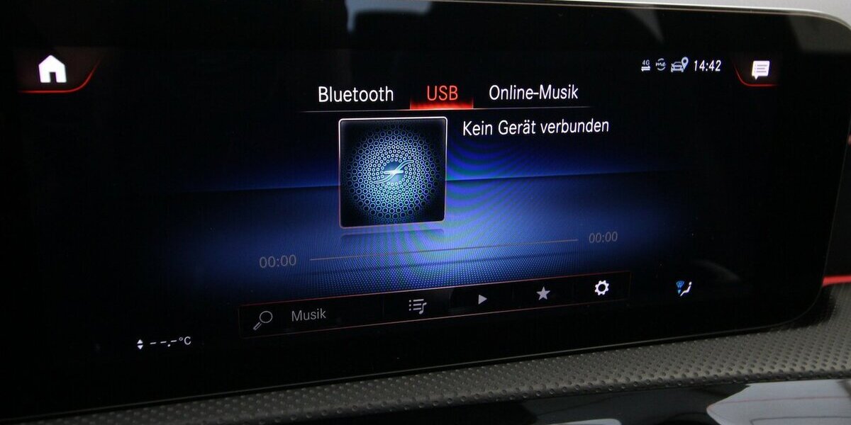 Mercedes-Benz A 180 Limousine AMG Line NAVI+LED+ALU18+TEMPOMAT 49.369 km 22.500 &euro; Hagenow 19230