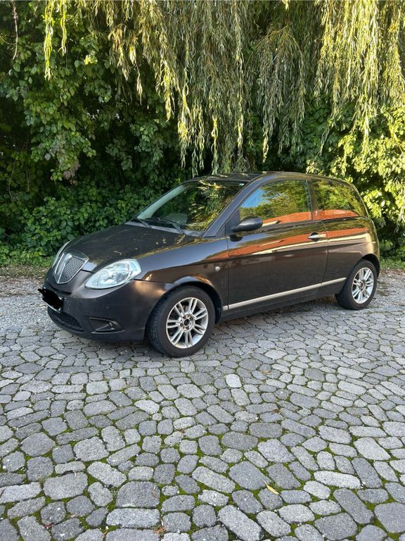 Ypsilon
