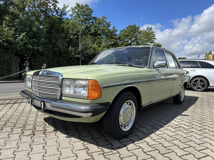 W123 250 Traumzustand! TÜV/AU 07.2026