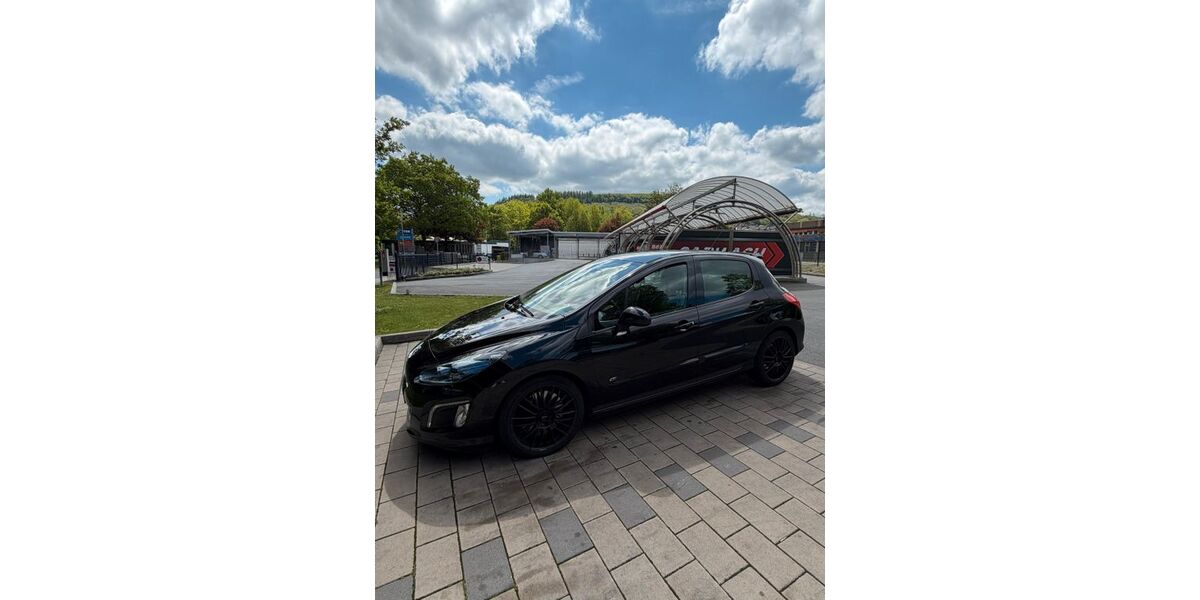 Peugeot 308 144.000 km 6.500 &euro; Siegen 57076