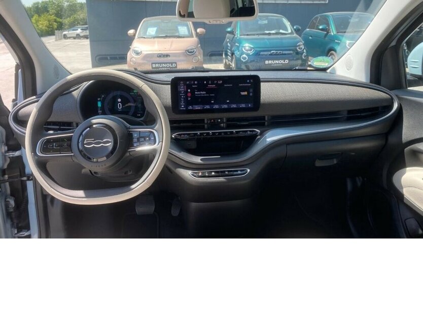 Fiat 500e la Prima ´´Himmelblau´´ 2.500 km 24.900 € Backnang, 71522