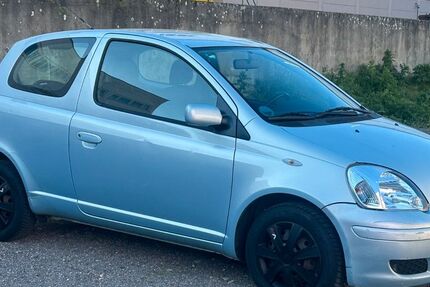 Toyota Yaris 275.000 km 950 &euro; mannheim 68199