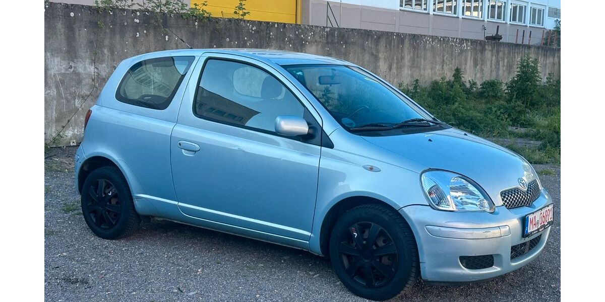 Toyota Yaris 275.000 km 950 &euro; mannheim 68199