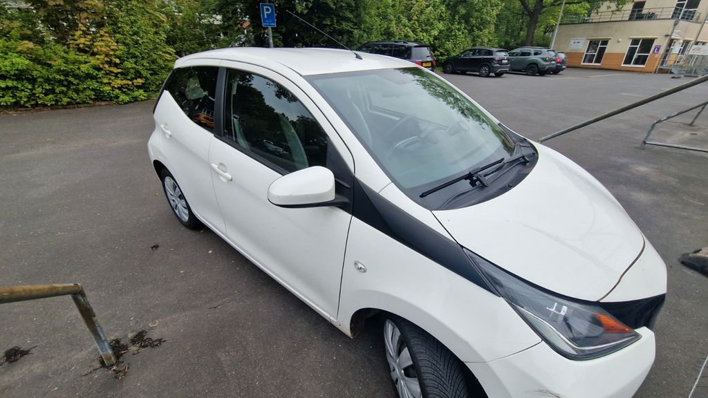 Toyota Aygo (X) 75.300 km 7.200 &euro; Hamburg 22143