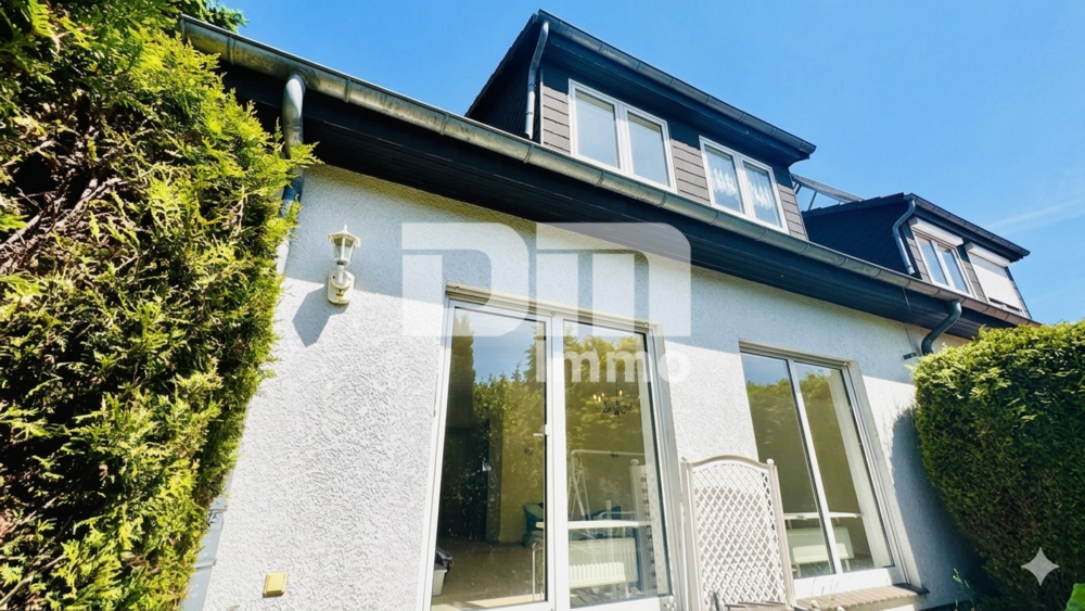 Charmantes Wohnglück - Ihr neues Zuhause mit Carport Terrasse und großem Gartenbereich - Doppelhaushälfte Rosdorf | Angebot:26770582