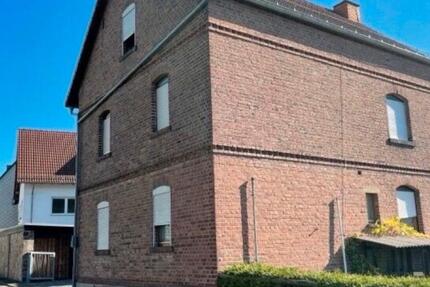 Haus Aßlar - 5 Zimmer, 130 m&sup2;, 1.100&euro; | Angebot:25496752