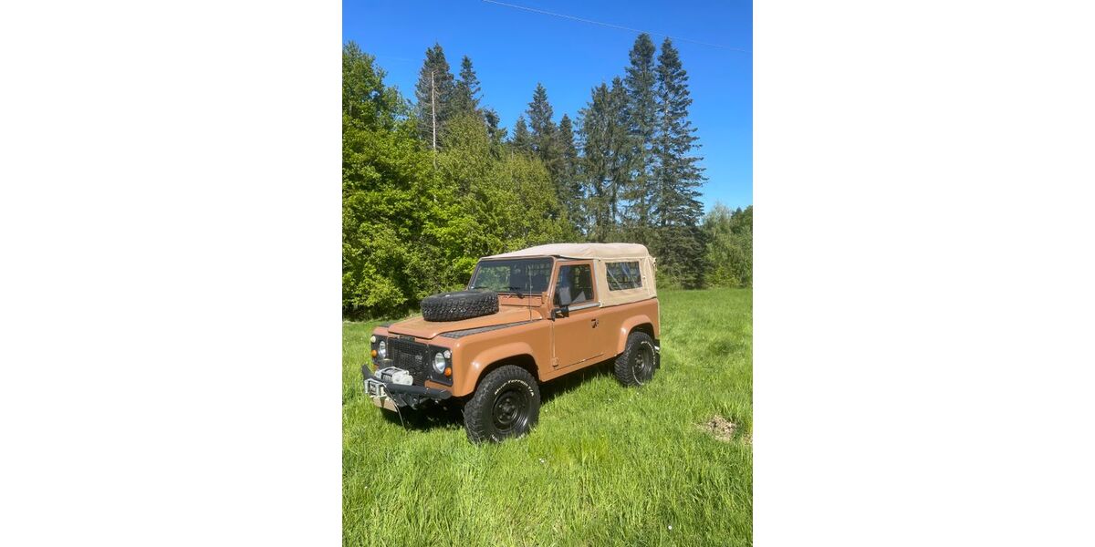 Land Rover Defender 292.151 km 28.900 &euro; Dattenberg 53547