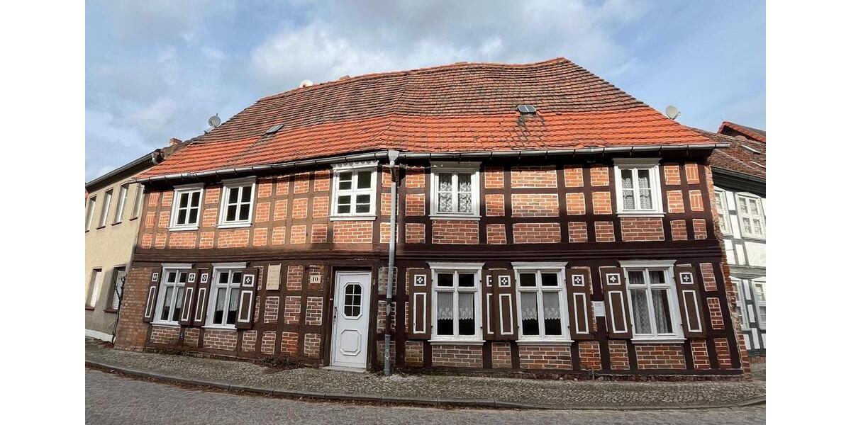 Mehrfamilienhaus, Wohnhaus Seehausen (Altmark) - 10 Zimmer, 120 m&sup2;, 29.800&euro; | Angebot:26777434