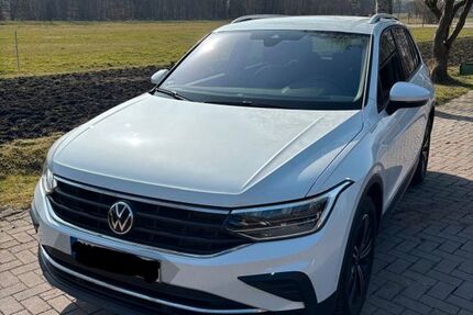 VW Tiguan 39.566 km 27.599 &euro; Leezdorf 26529