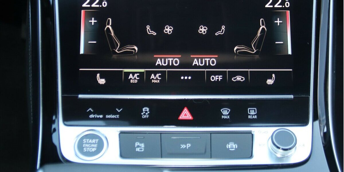 Audi A8 50 TDI/LEDER/PANORAMA/HEAD UP/BANG & OLUFSEN 58.000 km 51.900 &euro; Villingen-Schwenningen 78054