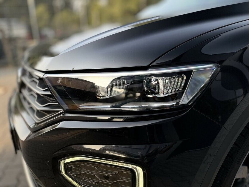 VW T-Roc R-Line 4Motion / CAM / PANO / Standheizung 95.788 km 24.990 € Mönchengladbach 41066