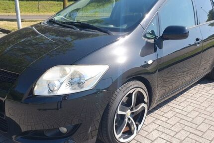 Toyota Auris 97.000 km 4.999 &euro; Bochum 44809