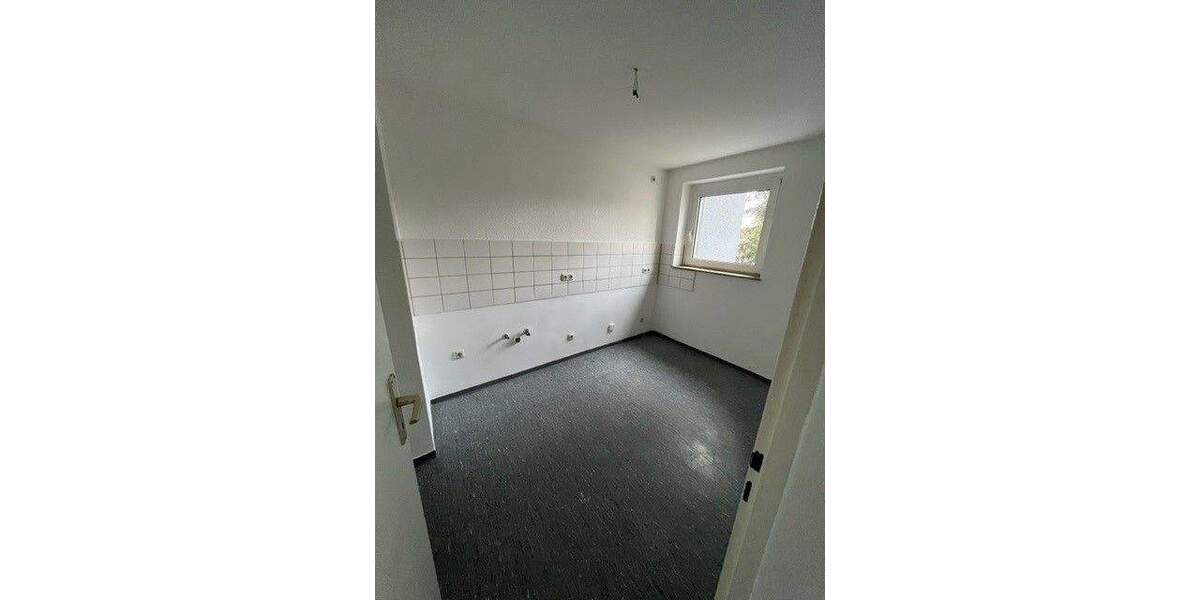 Helle 4-Zimmer Wohnung mit Balkon zu vermieten 4 zimmer