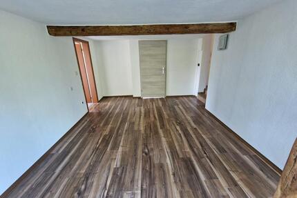 Bell-Wohnroth freundliche & helle 2,5 Zimmer Wohnung