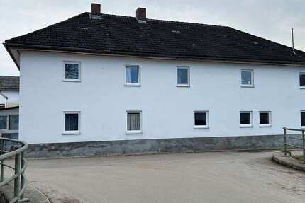 Haus Pilsting - 15 Zimmer, 277 m&sup2;, 280.000&euro; | Angebot:25892059