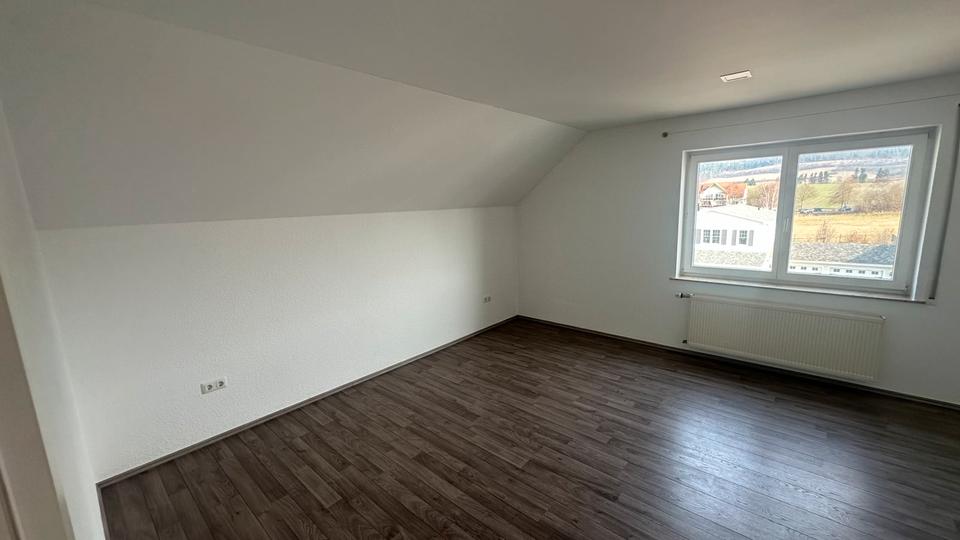 Etagenwohnung Blankenhain - 4 Zimmer, 125 m&sup2;, 900&euro; | Angebot:26319721